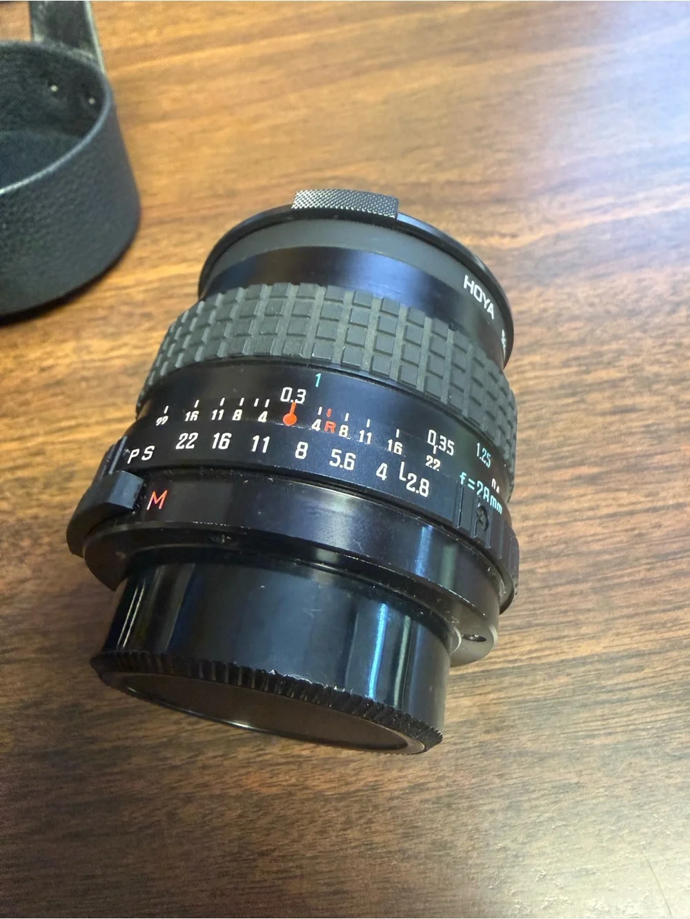 Hoya HMC Wide Auto 28mm f/2.8 Wide Angle Lens With Case